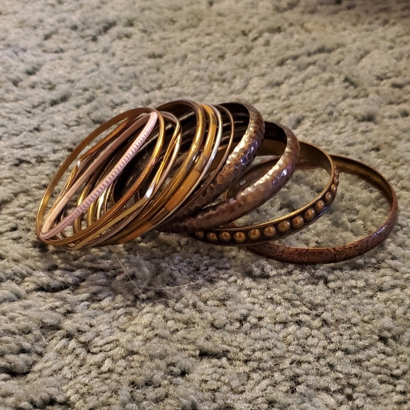 LOT of 13 Mixed Bangle Bracelets - Picture 9 of 9